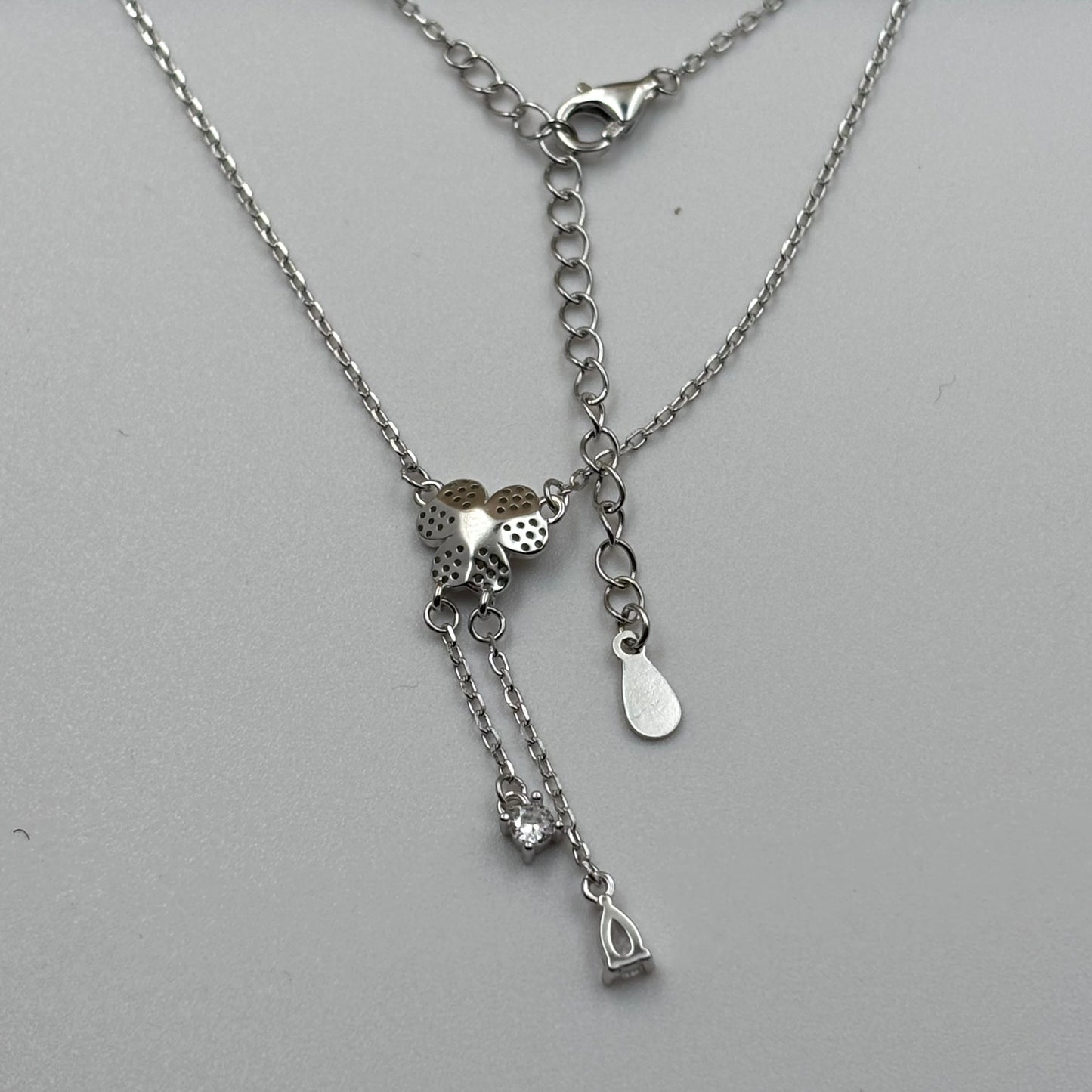 Flower charm necklace