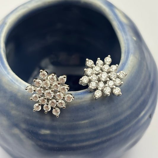 Flora diamond studs