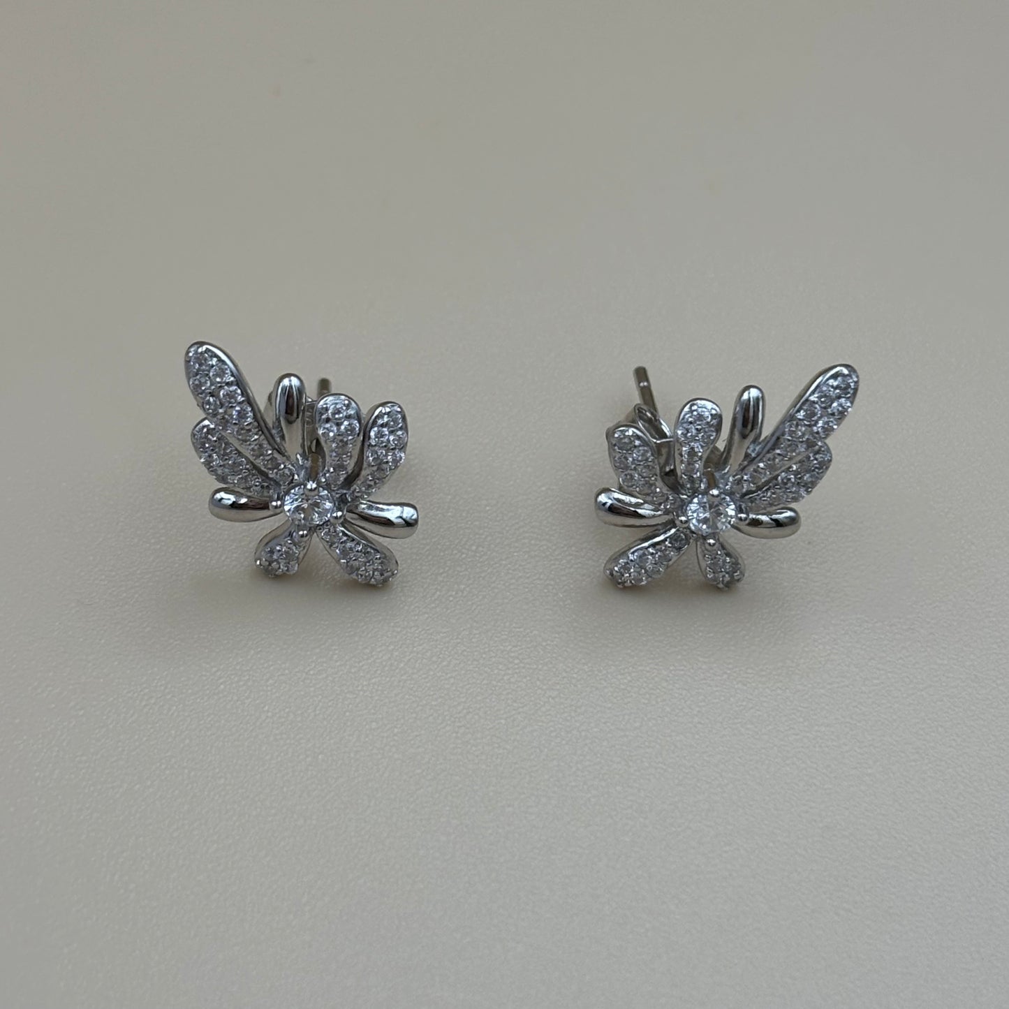 leaf studs