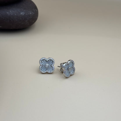 Clover studs