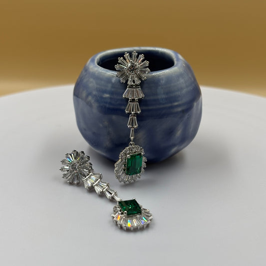 Timeless Emerald Glamour earrings