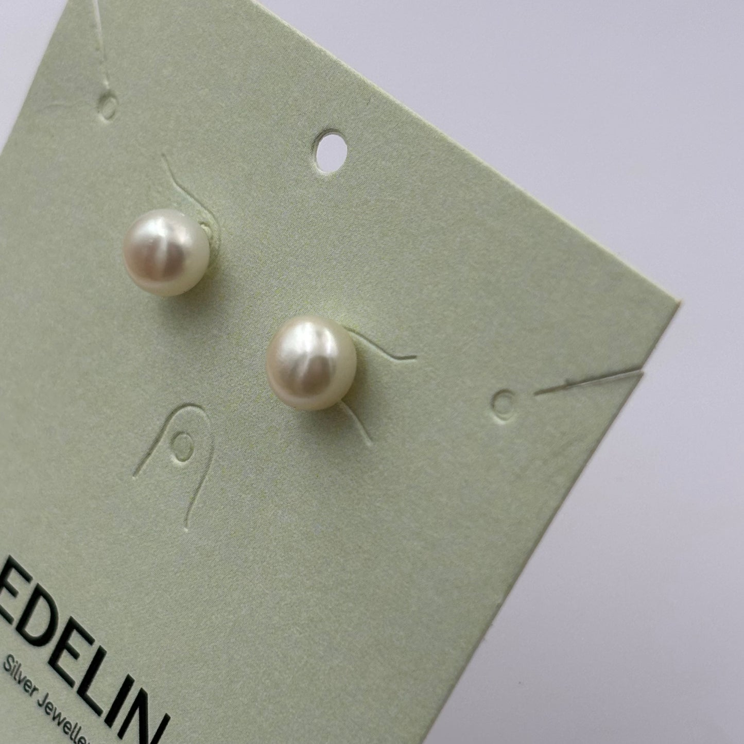 Classic pearl drop earrings