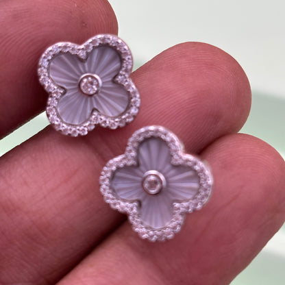 Clover studs
