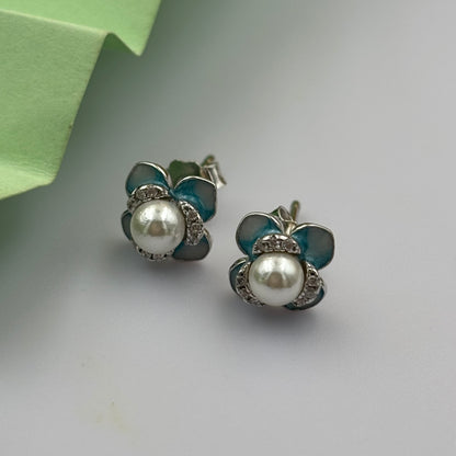 Floral pearl studs