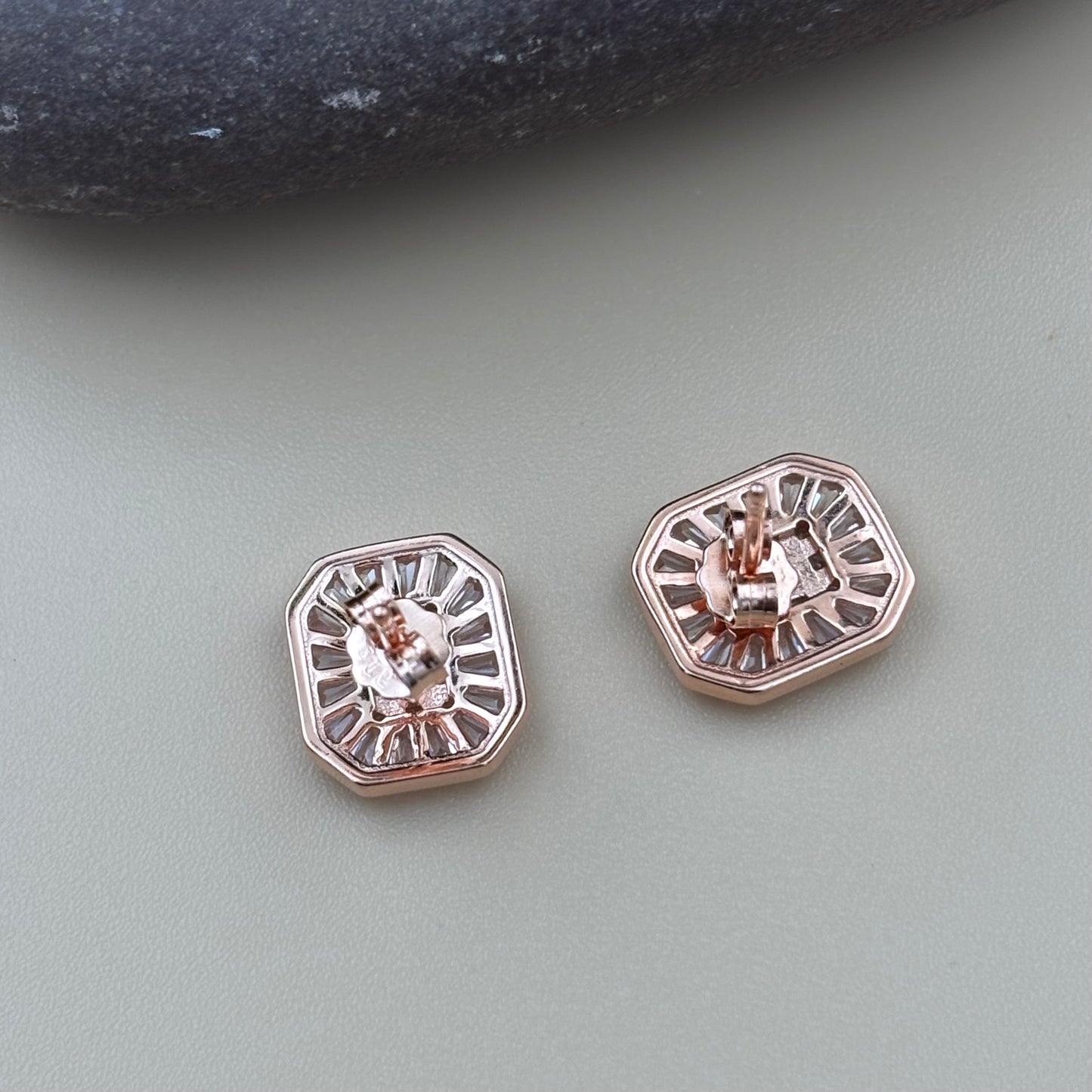 Studs rose gold