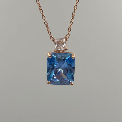 Blue solitaire necklace