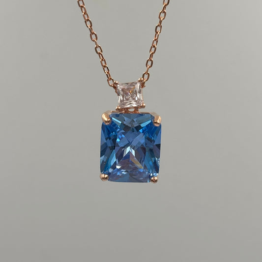 Blue solitaire necklace