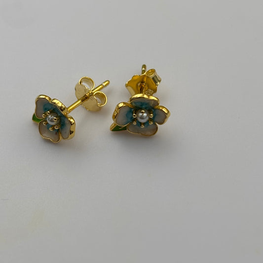Gold flower studs