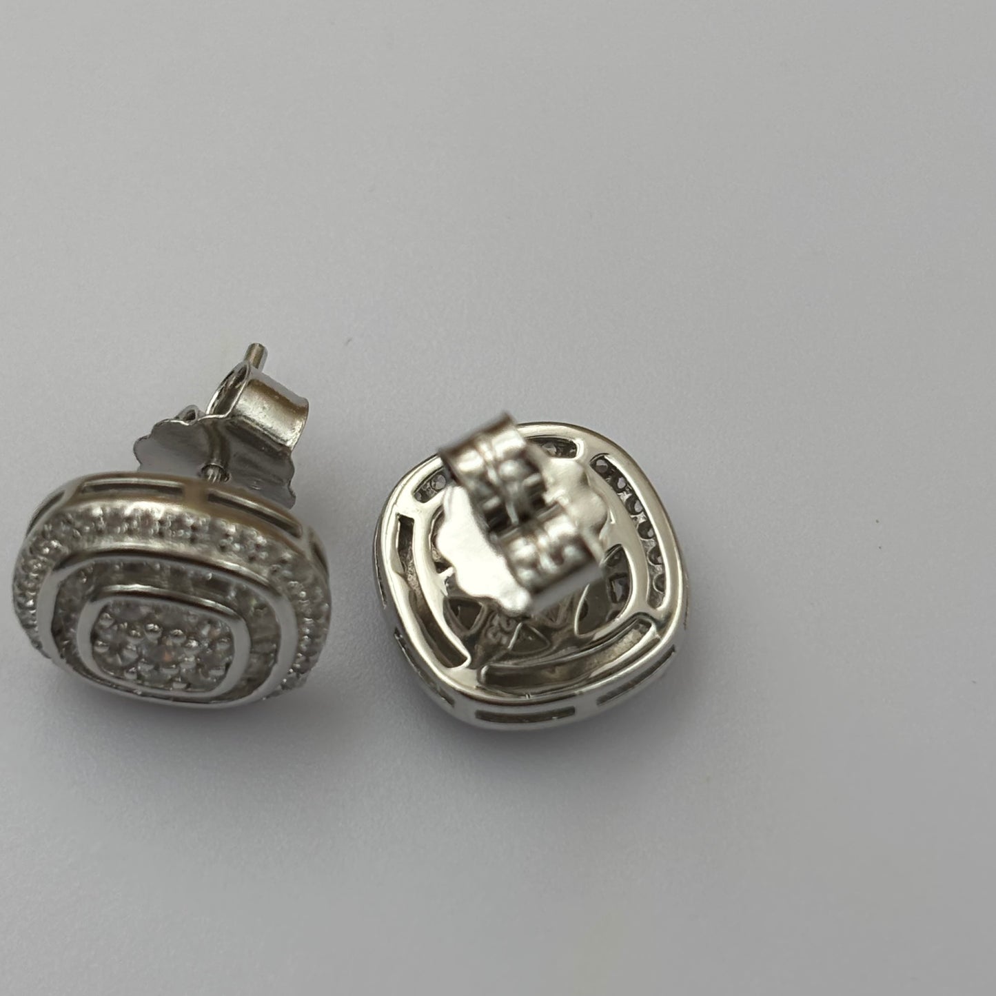 Studs silver