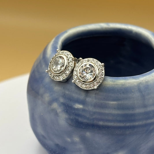 Round classic studs