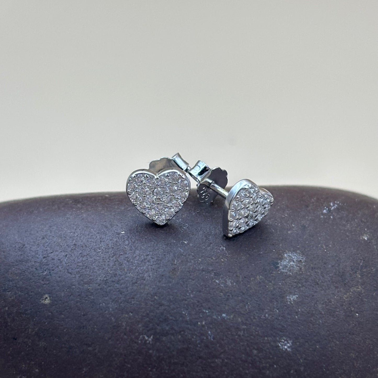 Sweetheart studs