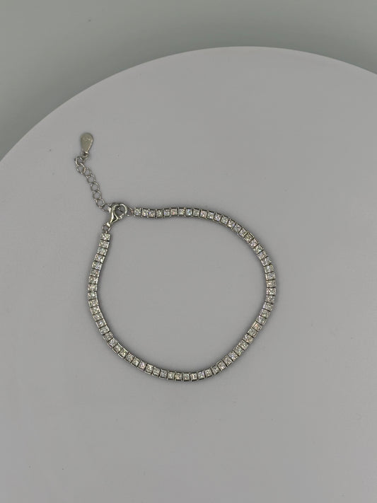 Slim Diamond Line Bracelet