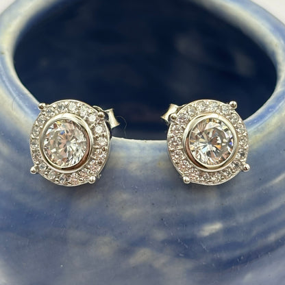 Round classic studs