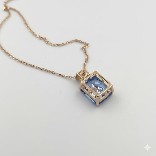 Blue solitaire necklace