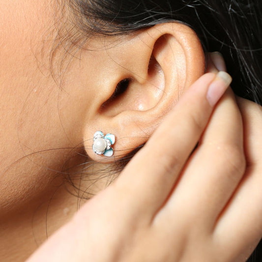 Floral pearl studs